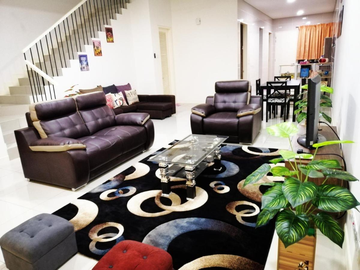 A&D Home-Stay @Kota Warisan, Sepang Eksteriør billede