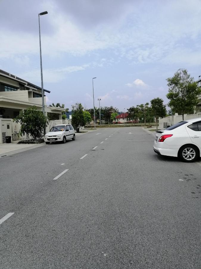 A&D Home-Stay @Kota Warisan, Sepang Eksteriør billede